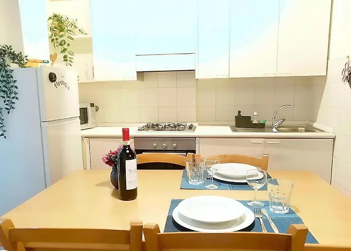 Cozy Near Train Station *