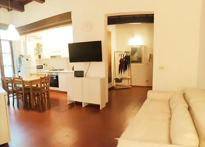Cozy Near Train Station Apartmán Florencie
