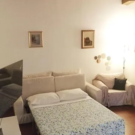 Cozy Near Train Station Apartamento Florencia